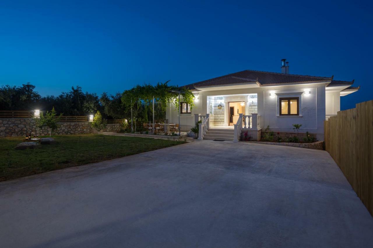 Villa Serenity Agia Marina  Eksteriør billede