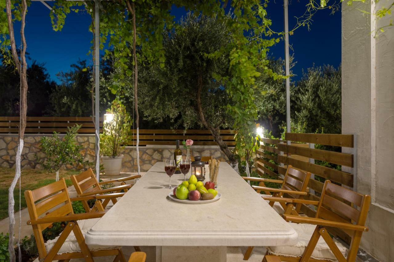 Villa Serenity Agia Marina  Eksteriør billede